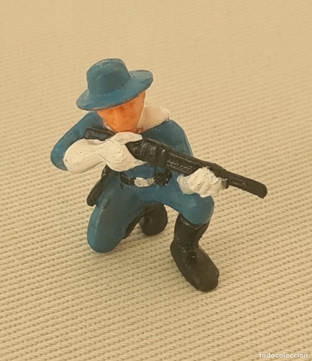 Juguetes antiguos Exin: EXIN WEST SOLDADO DISPARANDO CON RIFLE DE RODILLAS ORIGINAL