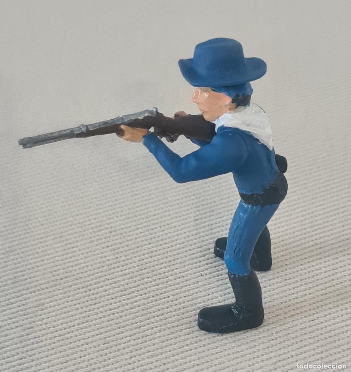 Juguetes antiguos Exin: EXIN WEST SOLDADO DISPARANDO CON RIFLE DE PIE TRANSFORMADO Y PINTADO