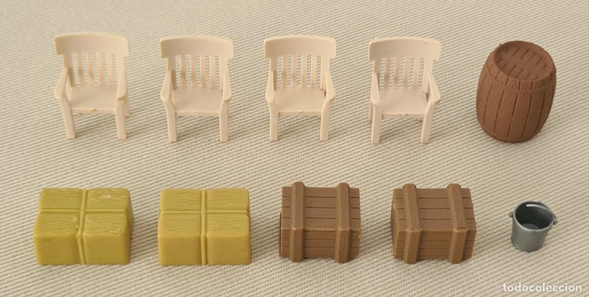 Juguetes antiguos Exin: EXIN WEST LOTE DE SILLAS, BARRIL, CAJAS, CUBO Y BALAS DE HENO O PAJA ORIGINALES