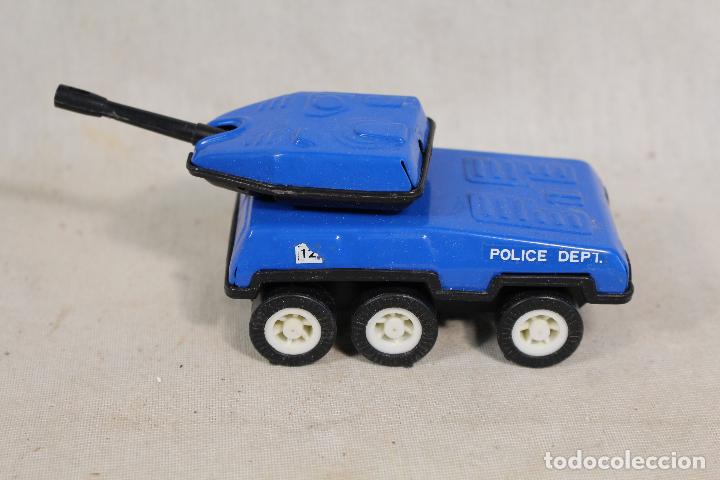 Juguetes antiguos Goz&aacute;n: Tanque policia Gozan - Foto 4