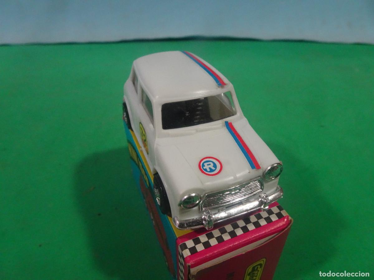 Juguetes antiguos Goz&aacute;n: MINI 1000 GOZAN COCHE -nuevo - Foto 3