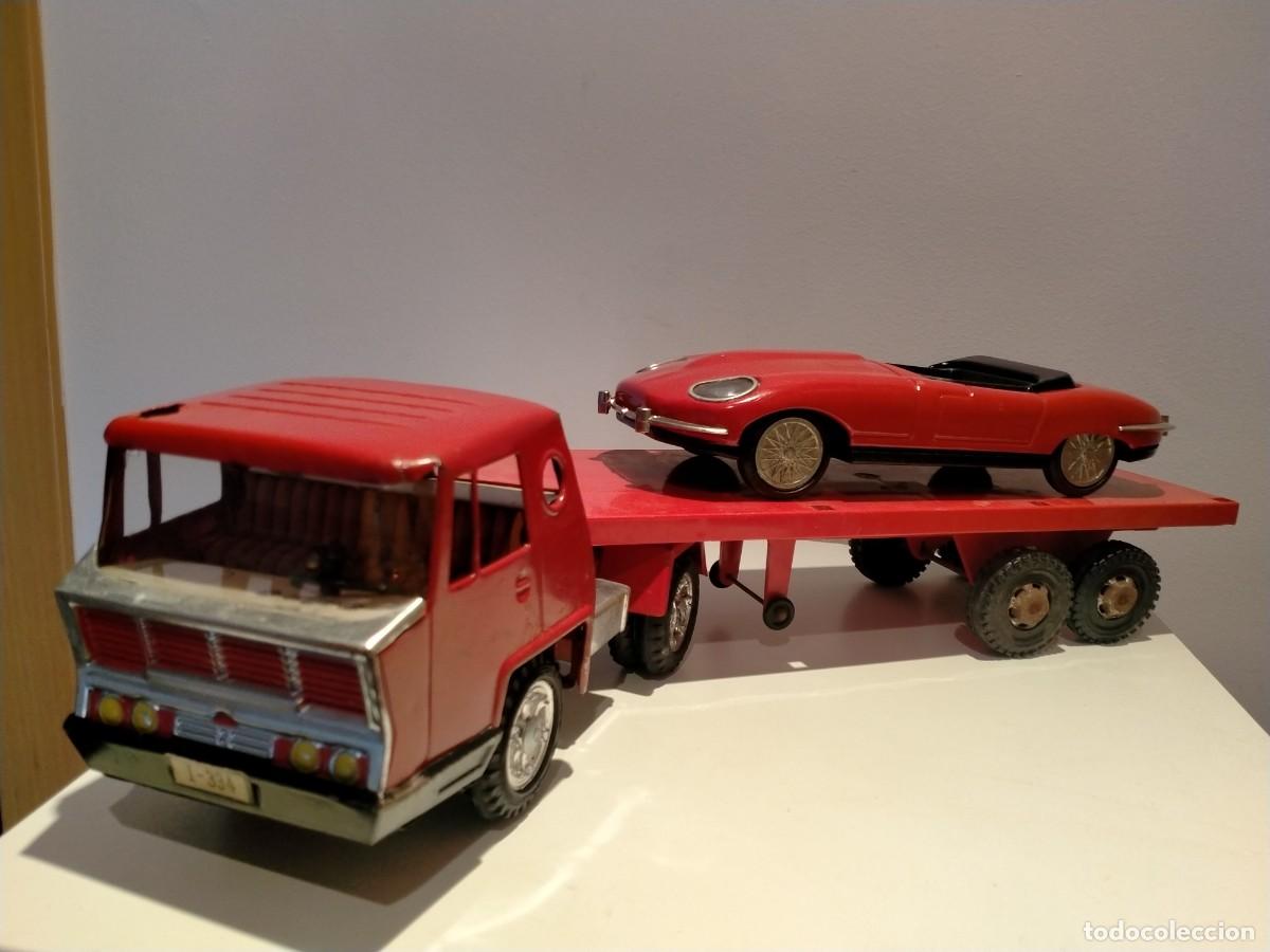 Juguetes antiguos Goz&aacute;n: Cami&oacute;n Gozan plataforma con coche - Foto 1