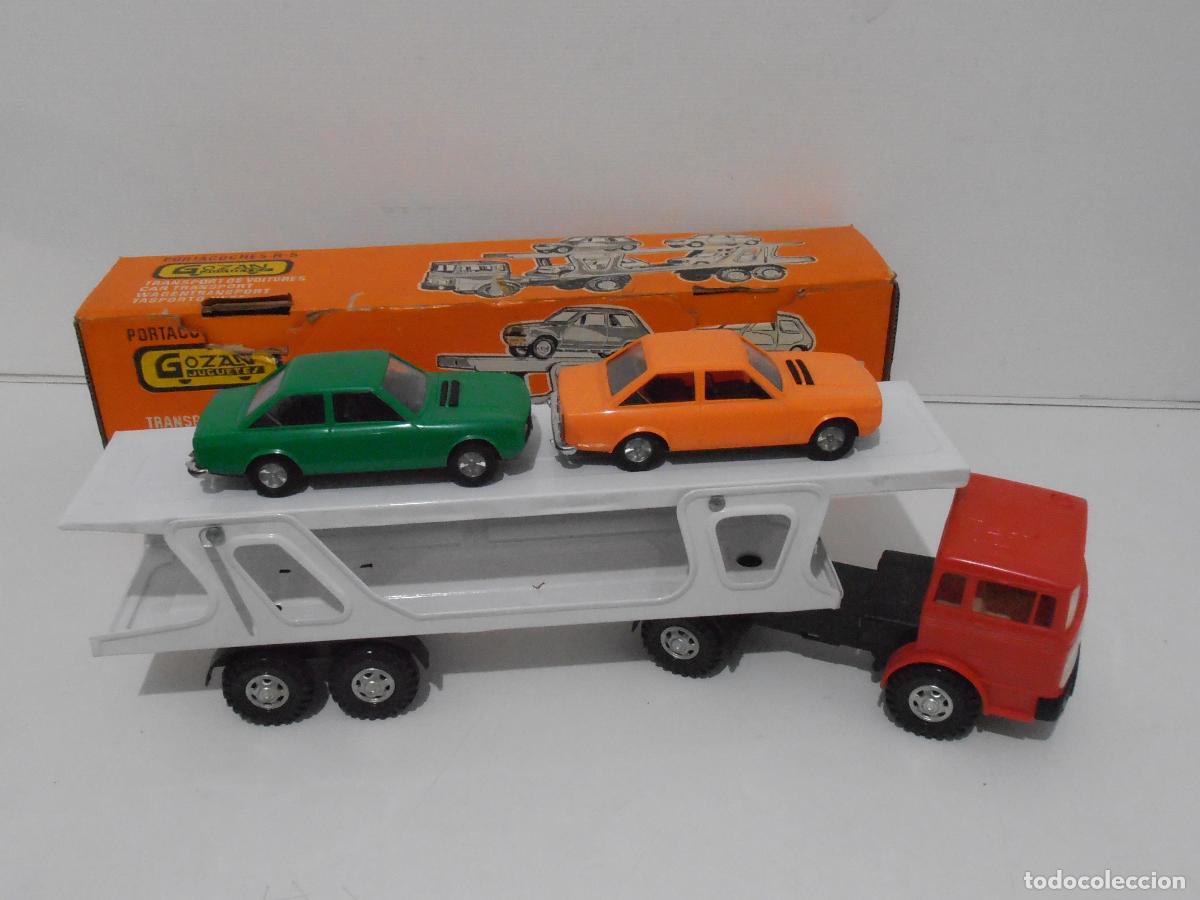 Juguetes antiguos Goz&aacute;n: CAMION PORTACOCHES GOZAN CON CAJA R-5 REF 1515, COCHES 124 SPORT, MADE IN SPAIN