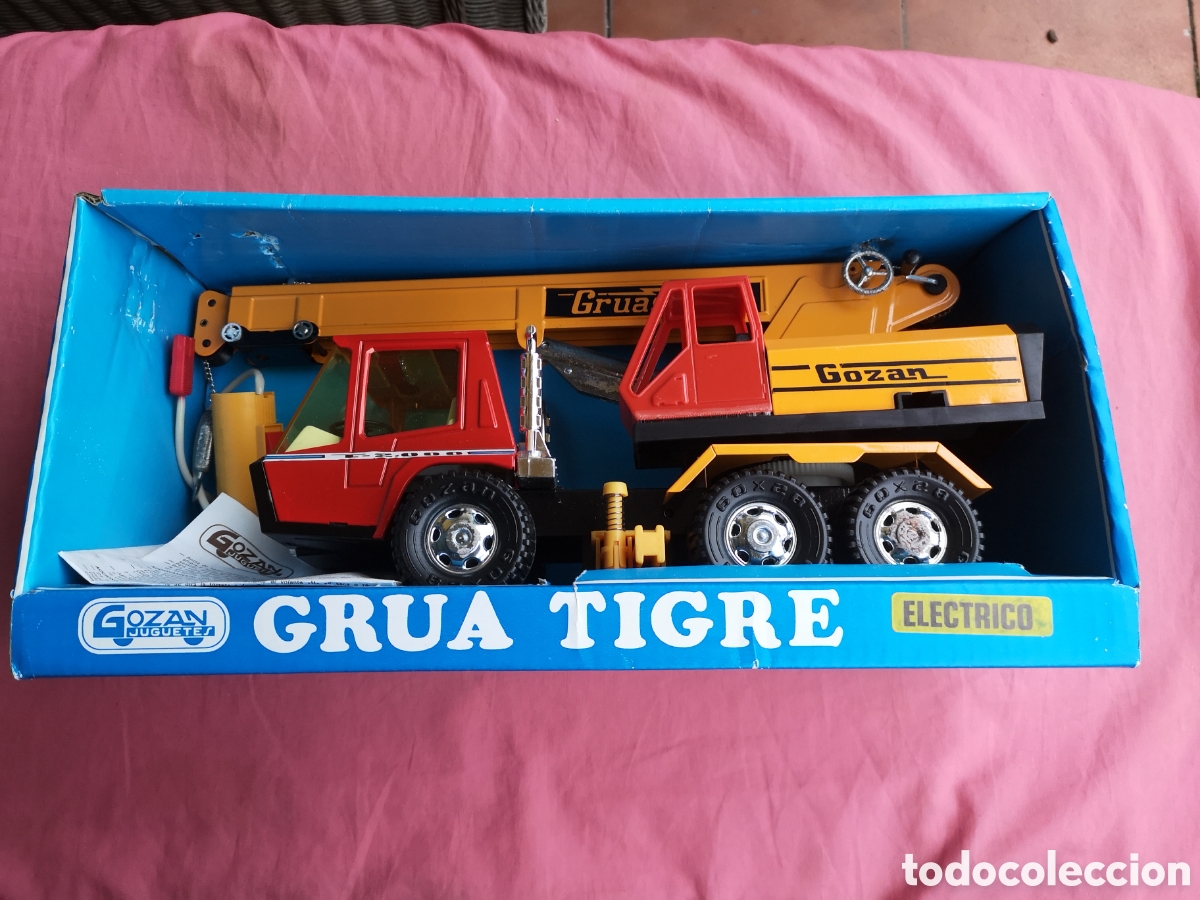 Juguetes antiguos Goz&aacute;n: Gozan. Cami&oacute;n GR&Uacute;A TIGRE. El&eacute;ctrico. Ref 3004. SIN USAR. FUNCIONA BIEN. MANDO BIEN. A&ntilde;os 70 /80.