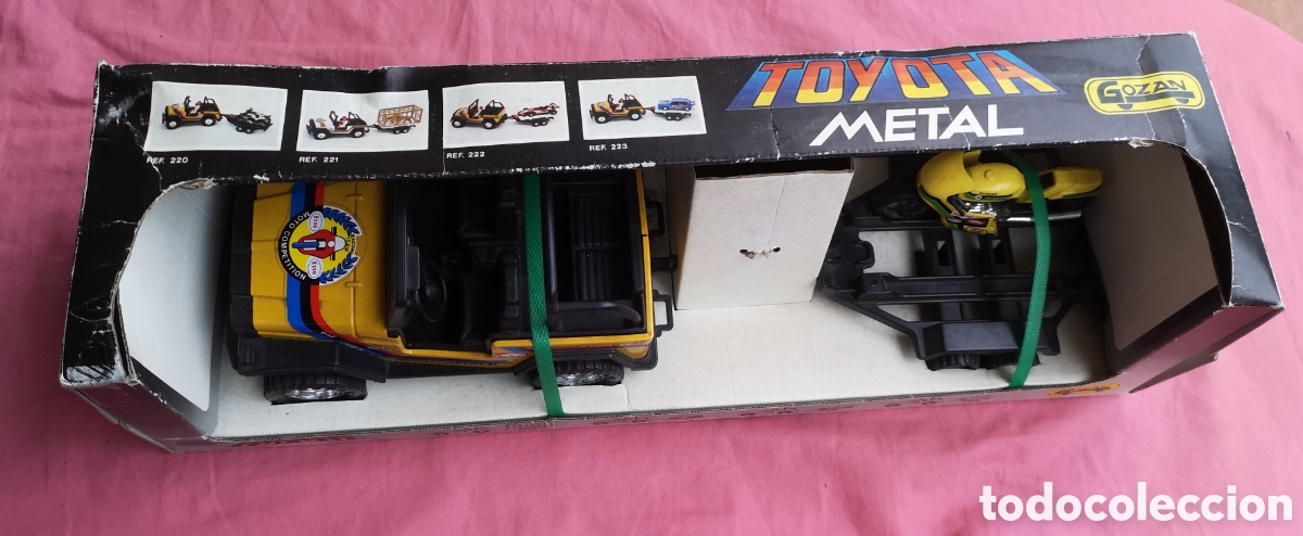 Juguetes antiguos Goz&aacute;n: Gozan. Toyota metal con remolque motos. Ref 220. FALTA UNA MOTO. SIN USAR. A&ntilde;os 70 /80.