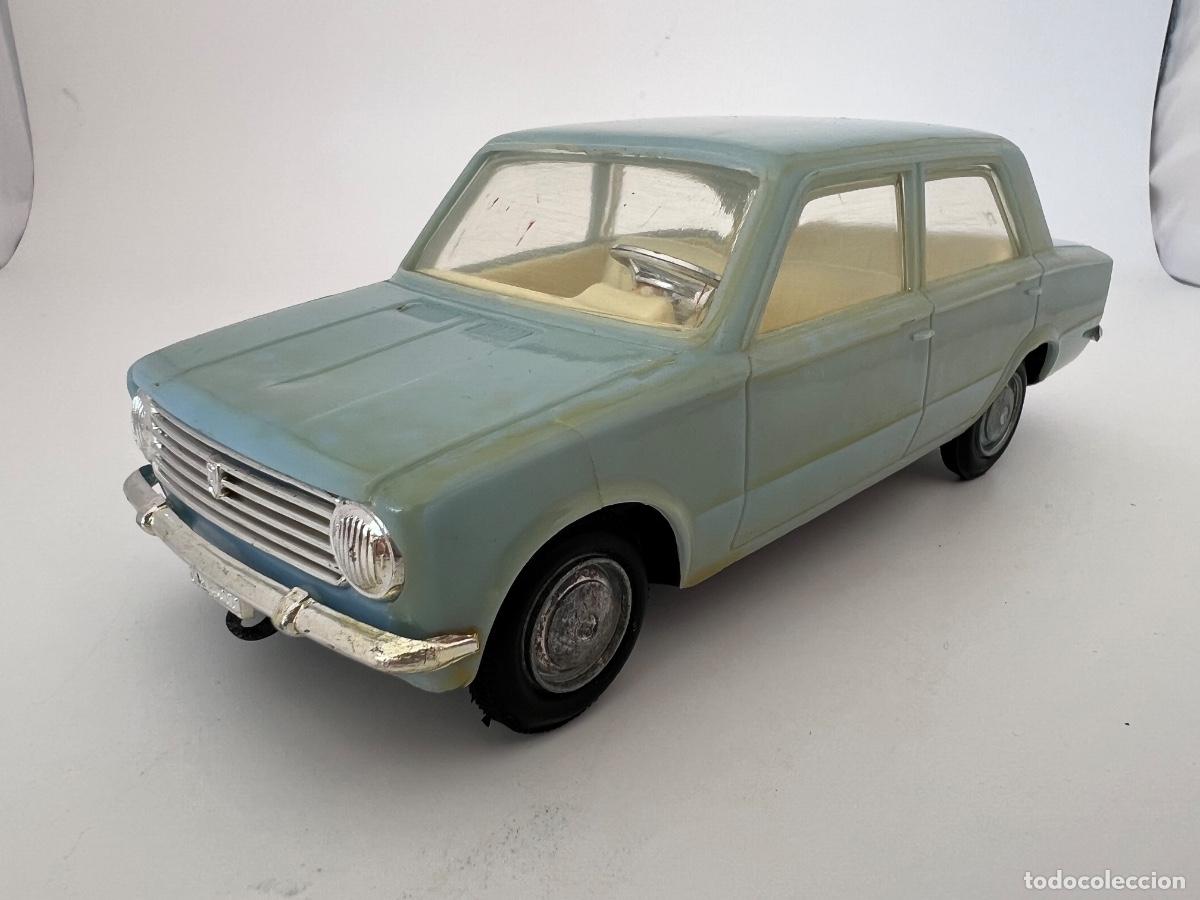 Gozan Old Toys: SEAT 124 GOZAN PLASTICO