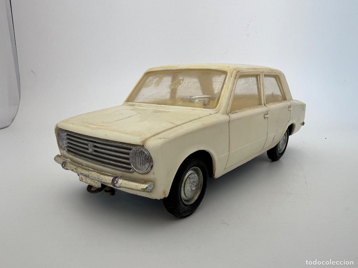 Juguetes antiguos Goz&aacute;n: SEAT 124 GOZAN TIPO RICO
