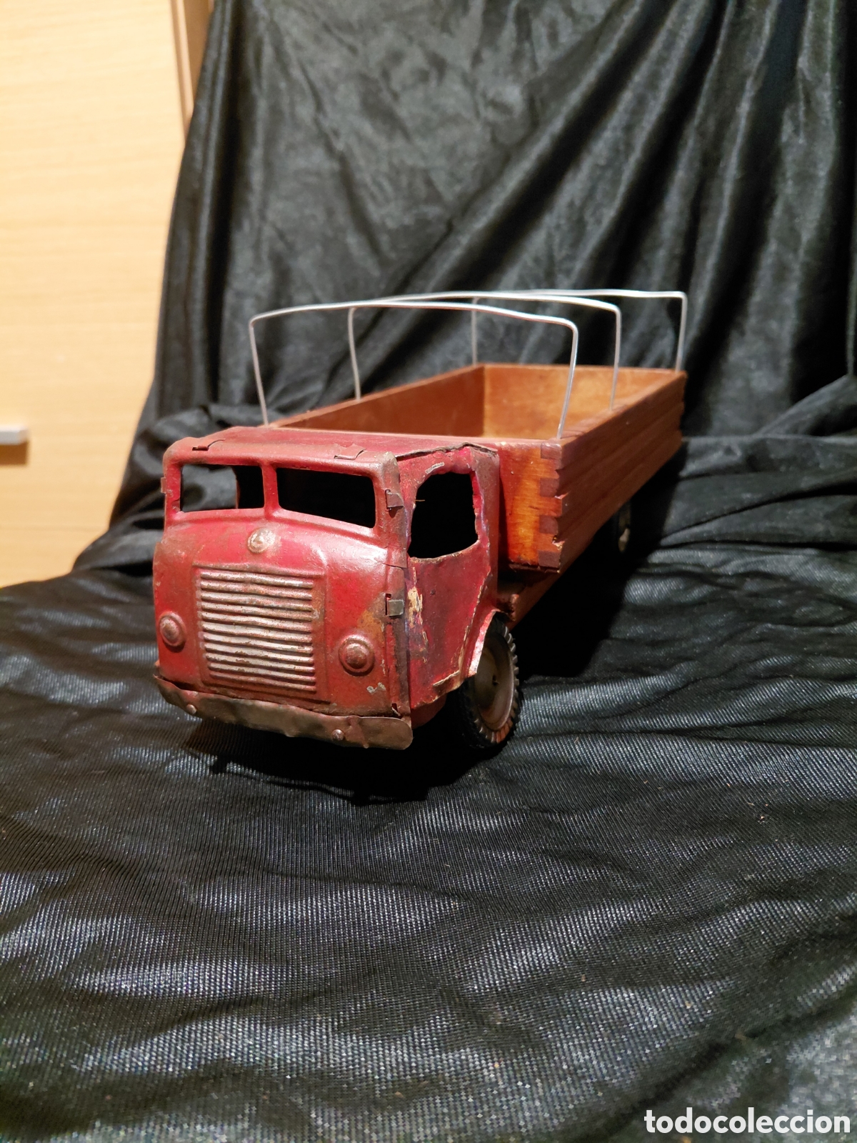 Juguetes antiguos Goz&aacute;n: Camion Gozan de hojalata y madera