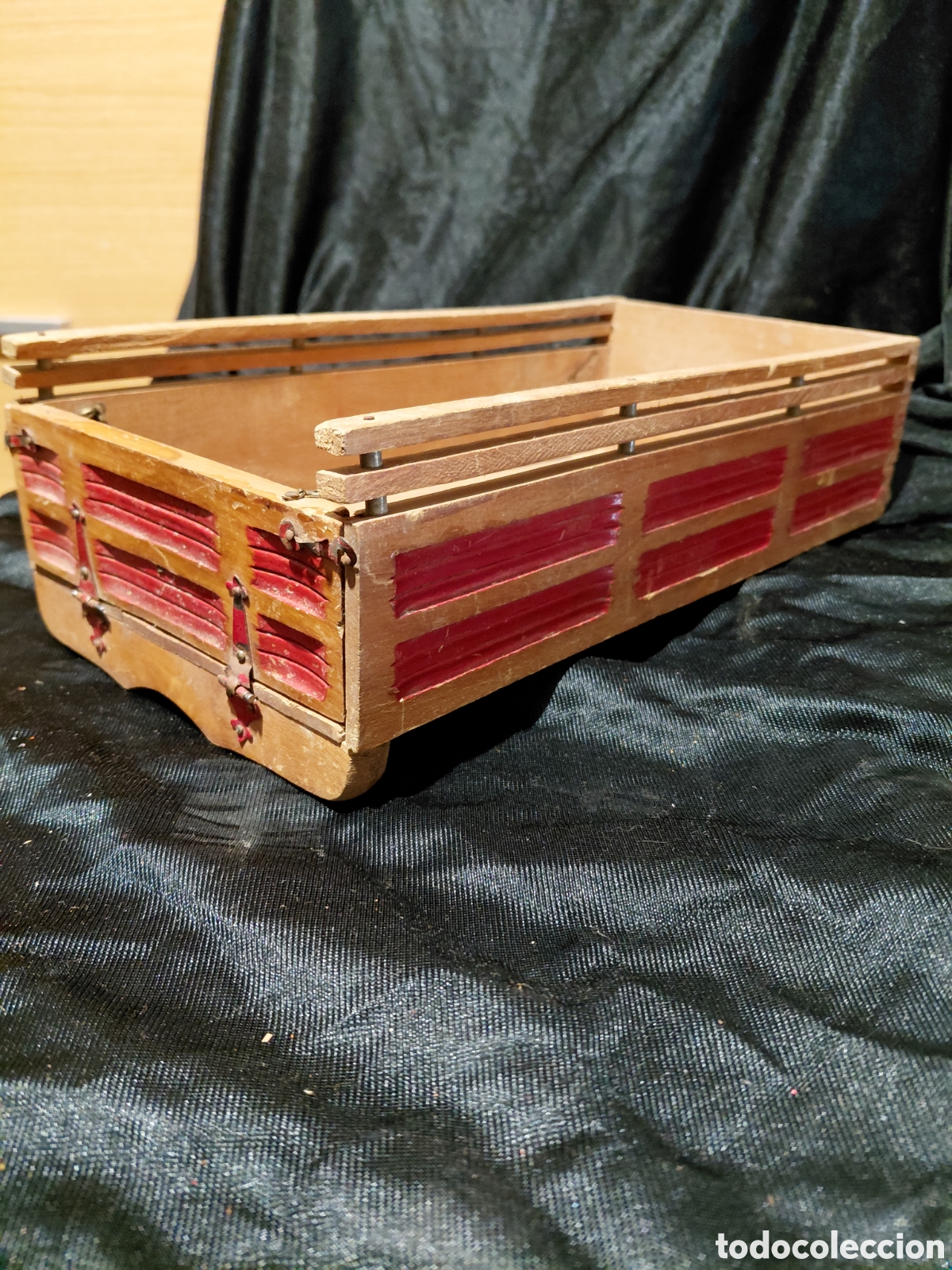Juguetes antiguos Goz&aacute;n: Caja de camion Gozan de 30x15x7 cm