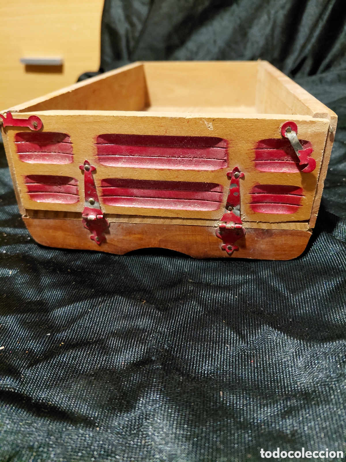 Juguetes antiguos Goz&aacute;n: Caja de camion Gozan de 30x15x5cm