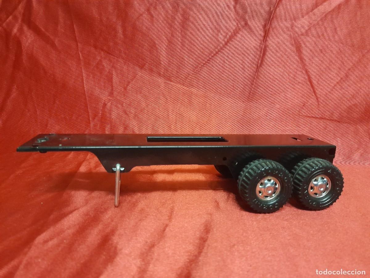 Juguetes antiguos Goz&aacute;n: Semirremolque Metal GOZAN 25cm - Chasis Plataforma Ruedas - Para Repuestos Piezas / Restaurar