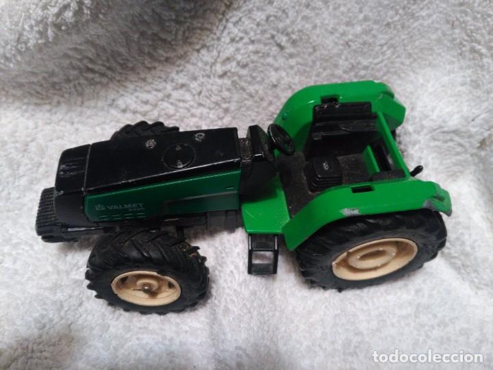 Juguetes antiguos Joal: Tractor met&aacute;lico de Joal - Foto 2