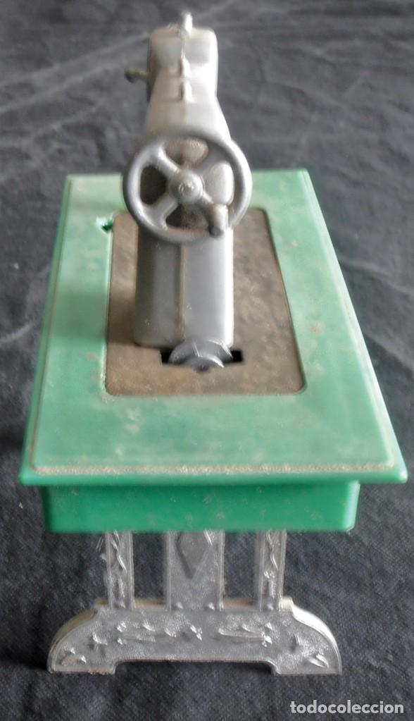 Juguetes antiguos Joal: maquina de coser marca joal - Foto 3