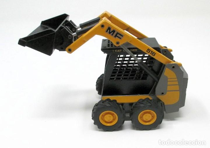 Juguetes antiguos Joal: Mini Cargadora MF de Joal - Escala 1/32 - Foto 1