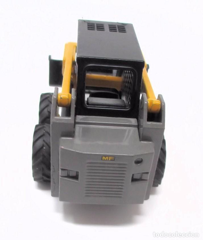 Juguetes antiguos Joal: Mini Cargadora MF de Joal - Escala 1/32 - Foto 4