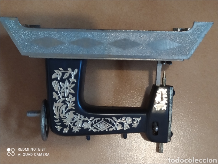 Juguetes antiguos Joal: M&aacute;quina de coser -mini JOAL - Foto 3