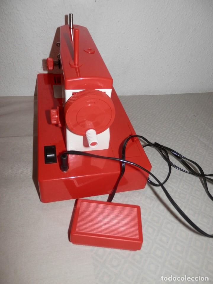 Juguetes antiguos Joal: MAQUINA DE COSER JOAL - Foto 3
