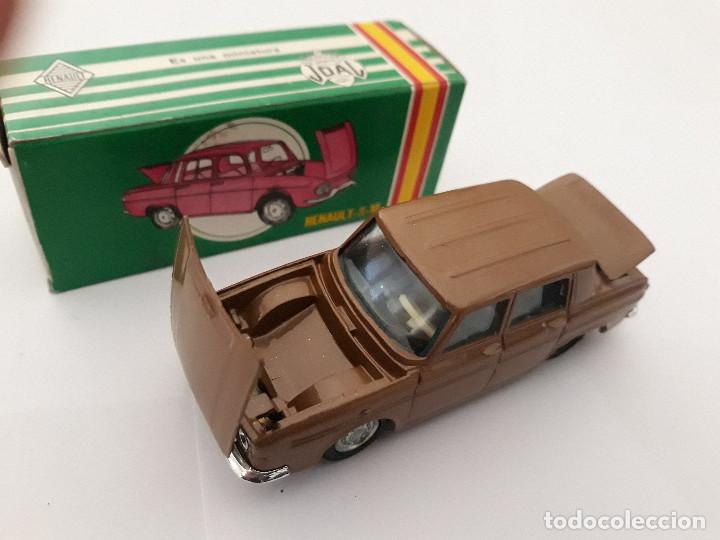 Juguetes antiguos Joal: RENAULT R-10 by Joal - Foto 4