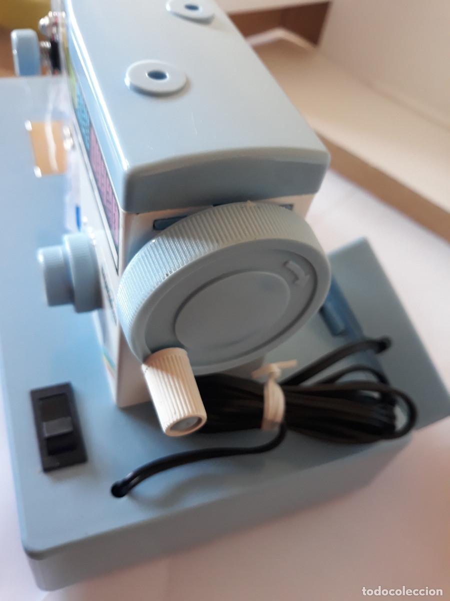 Juguetes antiguos Joal: M&aacute;quina de coser Piccola - Foto 3
