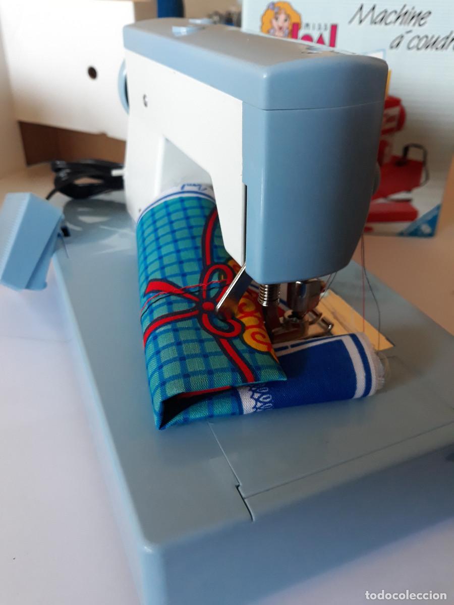 Juguetes antiguos Joal: M&aacute;quina de coser Piccola - Foto 4