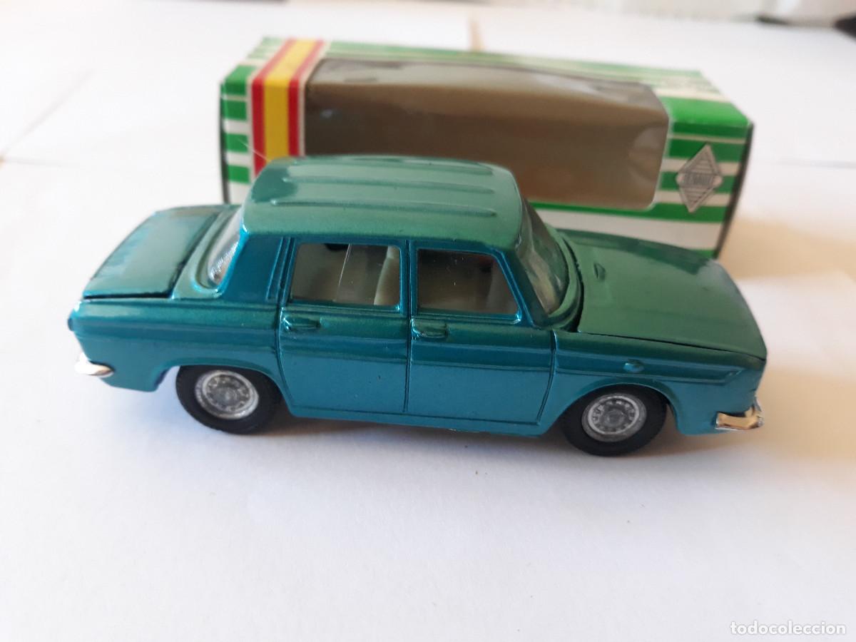 Juguetes antiguos Joal: RENAULT R-10 by Joal - Foto 3