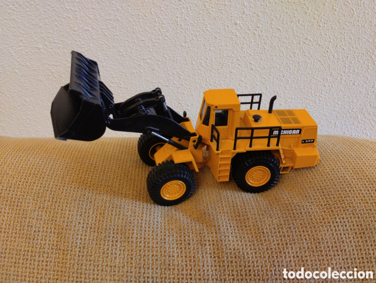 Juguetes antiguos Joal: Maquina excavadora M&iacute;chigan L 320 JOAL