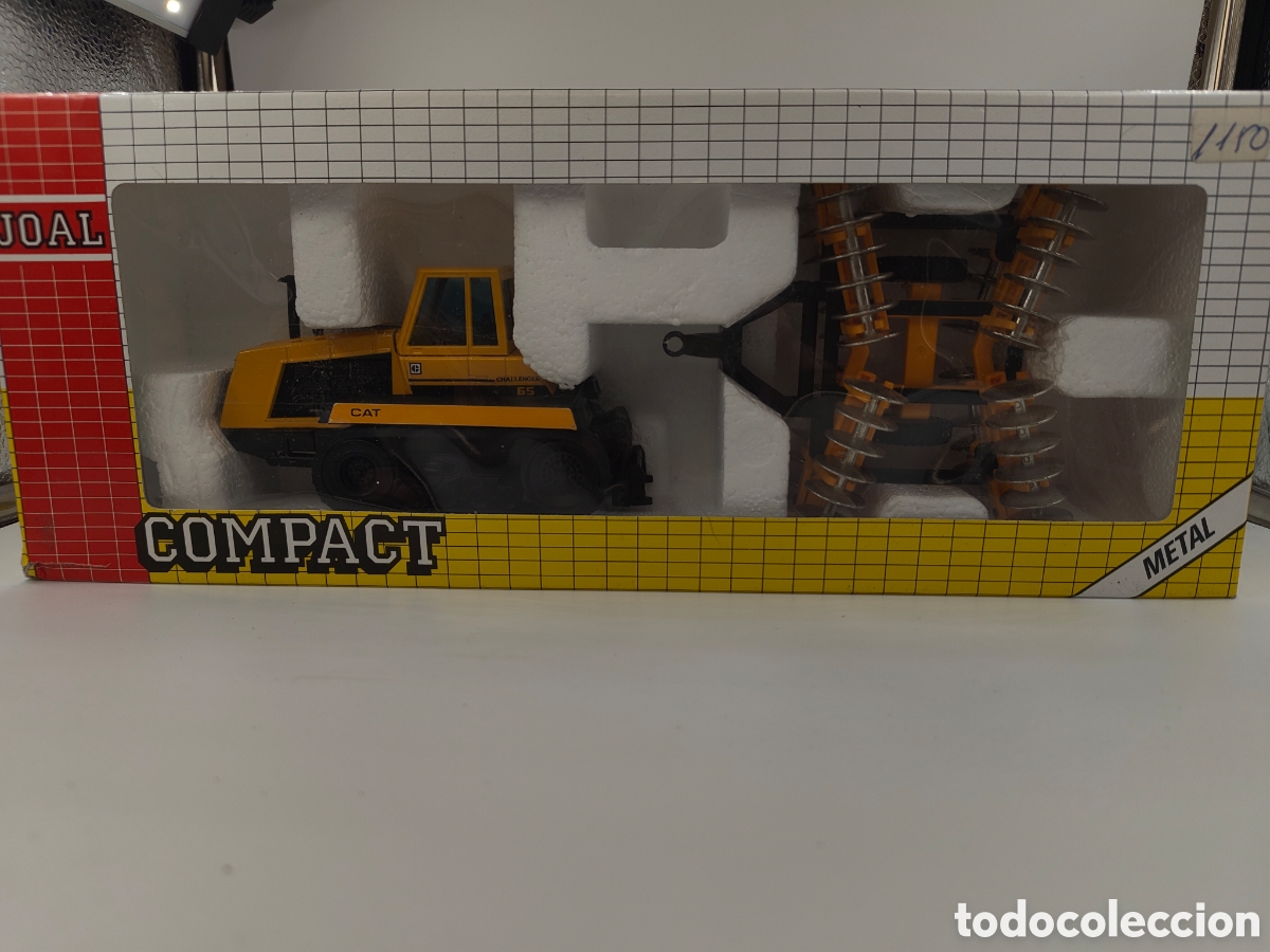 Juguetes antiguos Joal: Joal 253 Caterpillar Challenger 65 con grada de discos 1:50, nuevo en caja