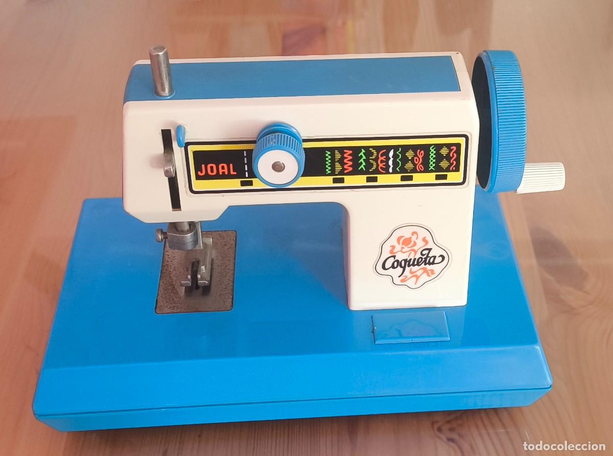 Juguetes antiguos Joal: ANTIGUO JUGUETE MAQUINA DE COSER MANUAL , JOAL COQUETA , AZUL