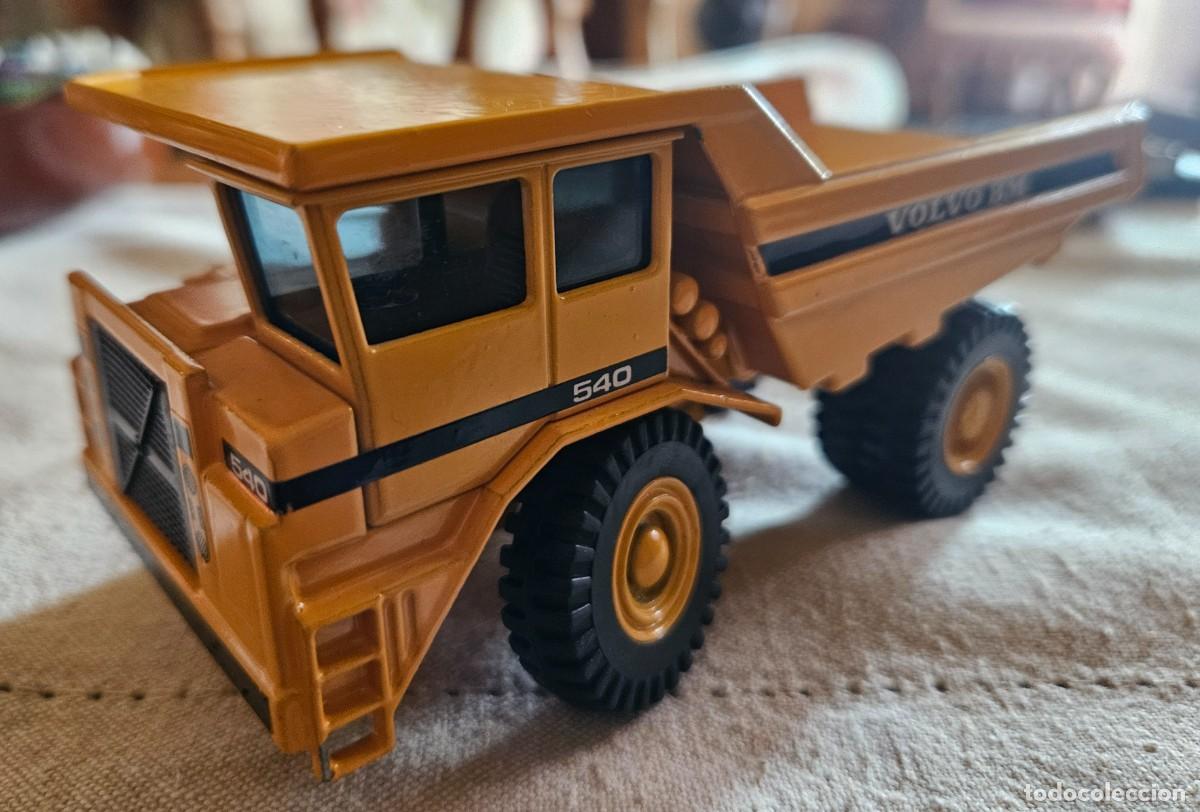 Juguetes antiguos Joal: Cami&oacute;n Volvo 540 BM - marca Joal - finales de los 80 - met&aacute;lico