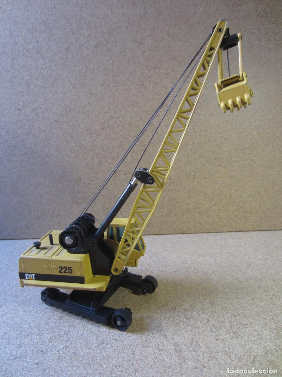 Juguetes antiguos Joal: Grua Caterpillar Miniatura (Juguetes Joal Made in Spain Ref. 216)
