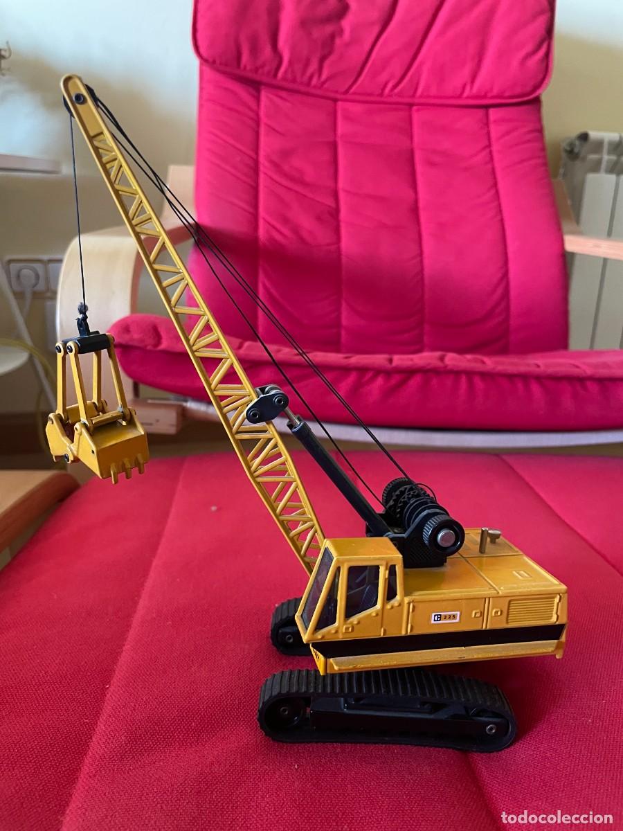 Juguetes antiguos Joal: Gr&uacute;a Excavadora Caterpillar Miniatura JOAL N&ordm; 216