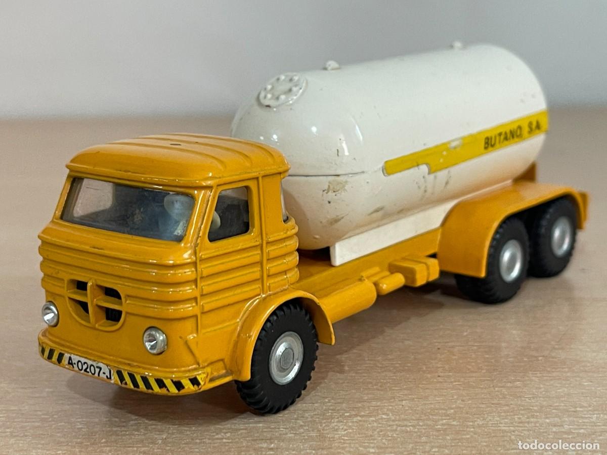 Juguetes antiguos Joal: 34- Joal Cami&oacute;n Cisterna PEGASO Comet BUTANO Ref. 208 Made in Spain 1:50 die-cast metal truck