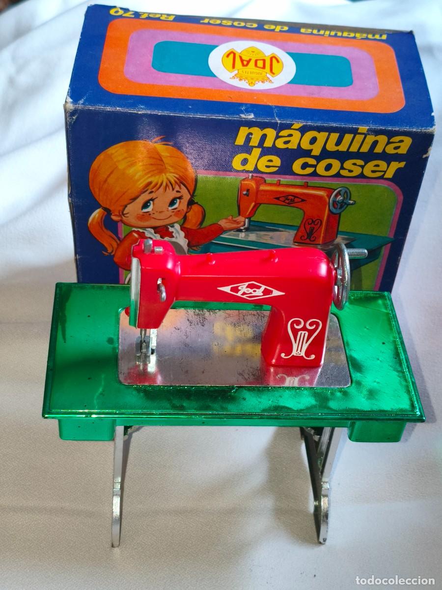 Juguetes antiguos Joal: M&aacute;quina de coser. Joal. Ref.70. Fabricada en Espa&ntilde;a. Con caja. A&ntilde;os 70/80.