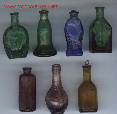 Juguetes antiguos y Juegos de colecci&oacute;n: 7 botellas en miniatura de cristal. A&ntilde;os 60.