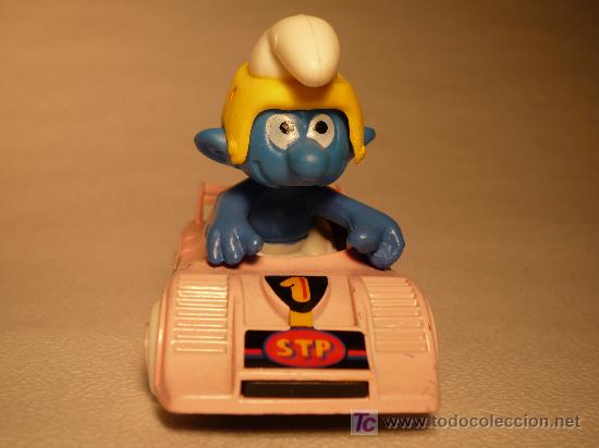 Juguetes antiguos y Juegos de colecci&oacute;n: Pitufo en coche. De Guisval.