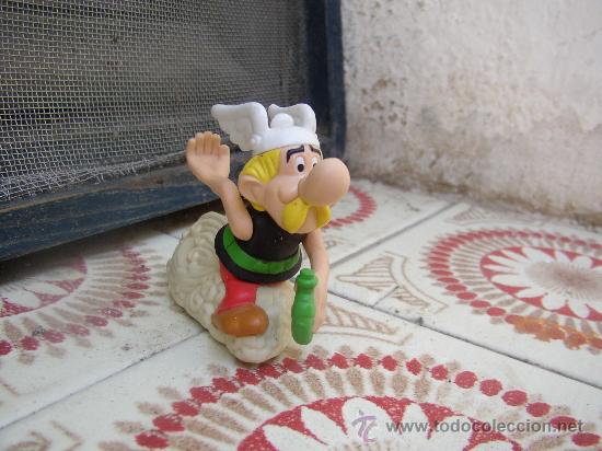 Jouets Anciens et Jeux de collection: Peque&ntilde;a figurita de Asterix a fricci&oacute;n
