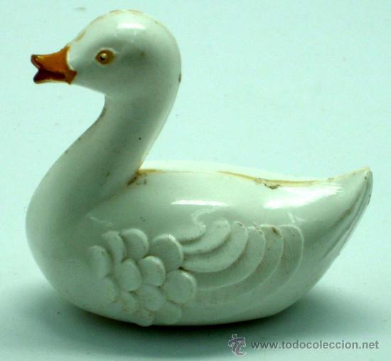 Brinquedos antigos e Jogos de cole&ccedil;&atilde;o: Sonajero cisne pl&aacute;stico a&ntilde;os 50