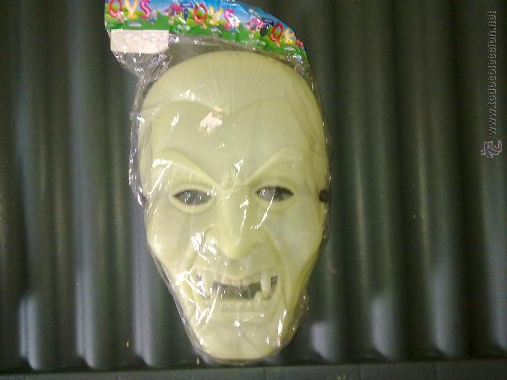 Antique Toys and Collectible Games: mascara FLUORESCENTE de VAMPIRO SANGRIENTO(brilla en la oscuridad)