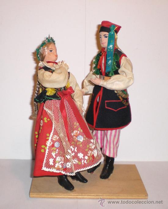 Juguetes antiguos y Juegos de colecci&oacute;n: Souvenir de Cracovia con Trajes Regionales