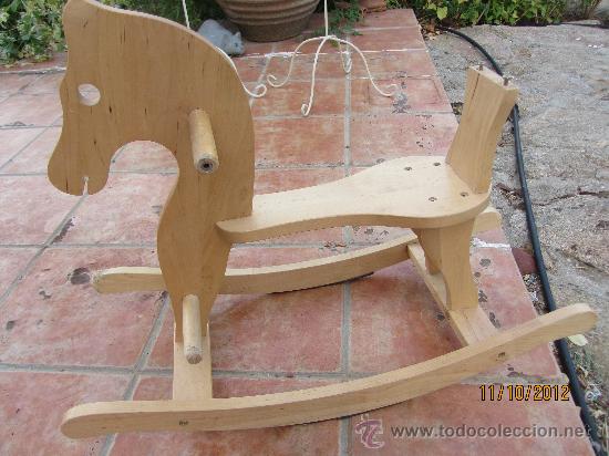 Juguetes antiguos y juegos de colecci&oacute;n: caballo de madera 78x58 cms - Foto 2