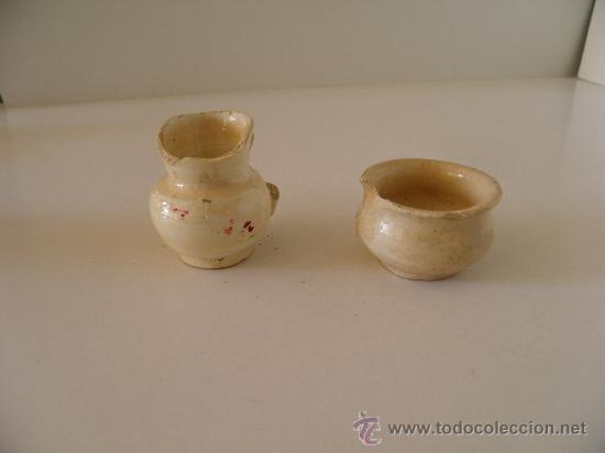 Juguetes antiguos y Juegos de colecci&oacute;n: Juguetes de cer&aacute;mica vidriada. Dod jarra distintas  de 4,7 y 5,2 cm. de altura.