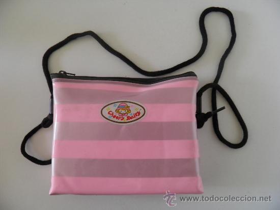 Juguetes antiguos y Juegos de colecci&oacute;n: Bolso de juguete con cremallera de pl&aacute;stico. Cherry Daisy. 1984 Fancy World Creations. 21x13,5 cm.