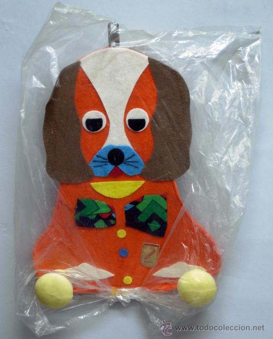 Altes Spielzeug und Spiele: Percha infantil fieltro Perro fabricado por Belmonte a&ntilde;os 70 nueva