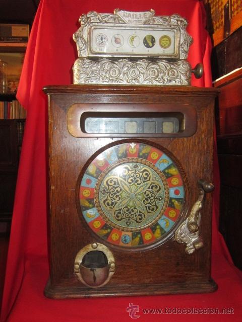 Juguetes antiguos y Juegos de colecci&oacute;n: G Espectacular m&aacute;quina de juegos marca Caille en funcionamiento.