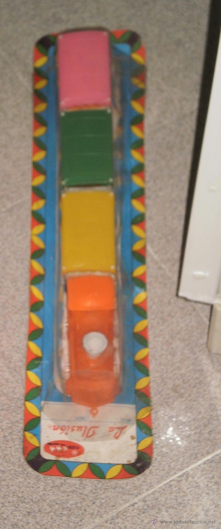 Juguetes antiguos y juegos de colecci&oacute;n: TRENECILLO DE PASEO EN SU BLISTER , LA ILUSION ( MADE IN SPAIN ) A&Ntilde;OS 70 .