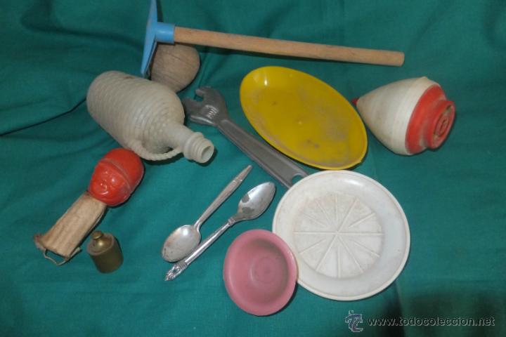 Juguetes antiguos y juegos de colecci&oacute;n: Juguetes plasico ni&ntilde;o ni&ntilde;a peonza,p&ntilde;atos rastrillo cucharra