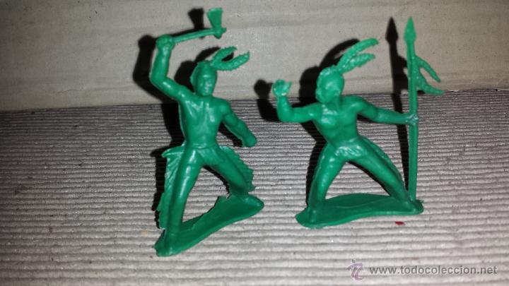 Juguetes antiguos y juegos de colecci&oacute;n: INDIOS , figuras del oeste - Foto 1