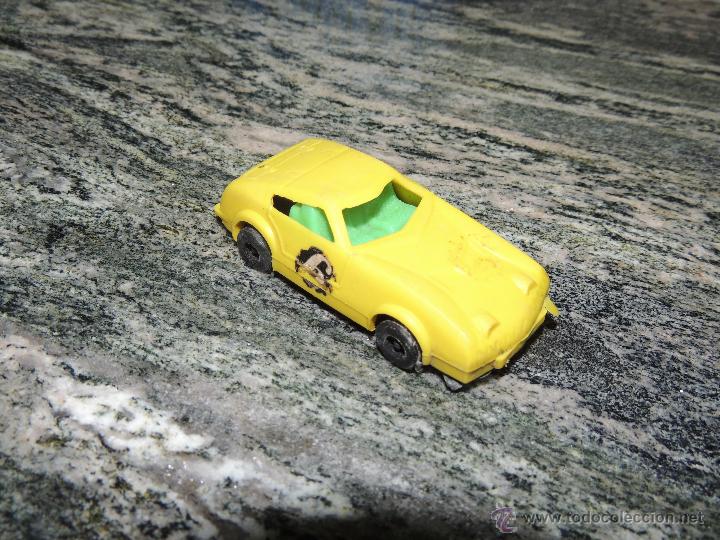 Juguetes antiguos y juegos de colecci&oacute;n: COCHE DE CARRERAS DE PLASTICO TIPICO DE KIOSKO A&Ntilde;OS 80