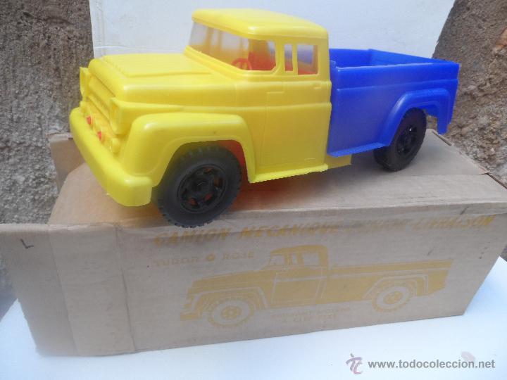 Juguetes antiguos y juegos de colecci&oacute;n: juguete tudor rose coche camion a cuerda con su caja de origen gran tama&ntilde;o y muy buen estado