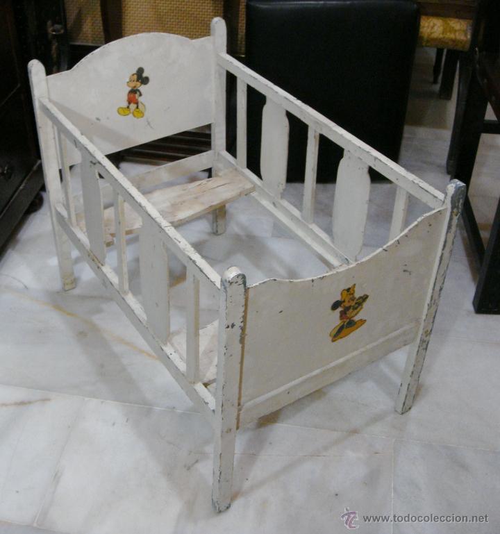Brinquedos antigos e Jogos de cole&ccedil;&atilde;o: Cuna infantil de madera &middot; Mickey y Minnie Mouse &middot; ca. 1920&ndash;1950